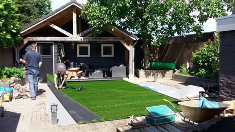 Kunstgras achtertuin in Zundert