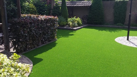 Kunstgras in achtertuin Wagenberg