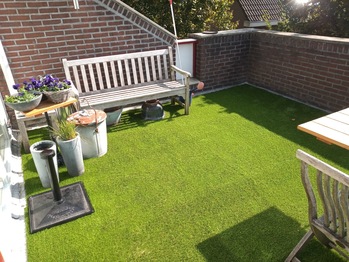 Kunstgras op balkon in Breda