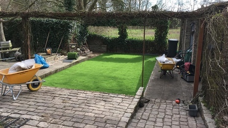 Kunstgras achtertuin in Terheijden